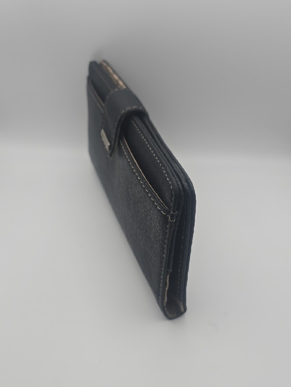 Relic Black Leather Trifold Wallet W Contrast Stitching/Silver Hardware (EUC)๐ค - Picture 4 of 12